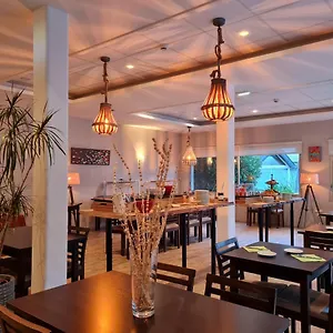 Du Golf Saint-laurent,the Originals Relais Hotel Ploemel