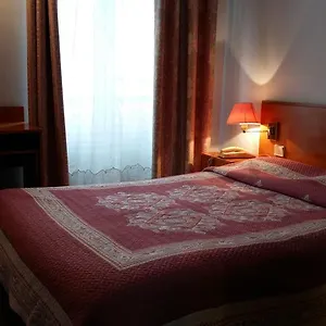 Pax 18e Hotel Parijs